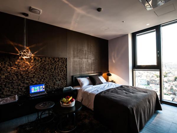 SR Hotel Sadang : photo 3 de la chambre chambre double premium