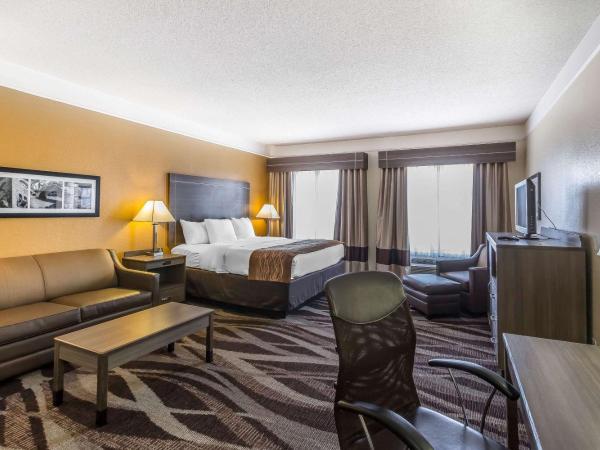 Comfort Inn near Frost Bank Center : photo 8 de la chambre suite lit king-size – non-fumeurs