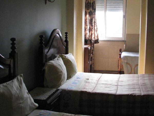 Residencial Porto Novo - Alojamento Local : photo 2 de la chambre chambre familiale