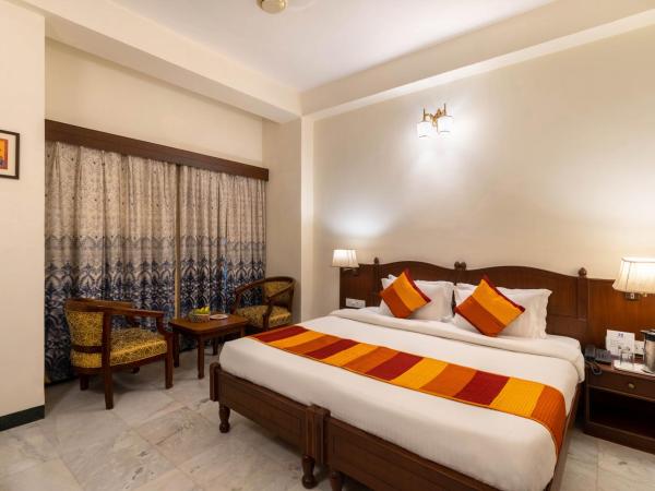Hotel Sarovar On Lake Pichola : photo 6 de la chambre chambre double ou lits jumeaux deluxe - vue sur ville