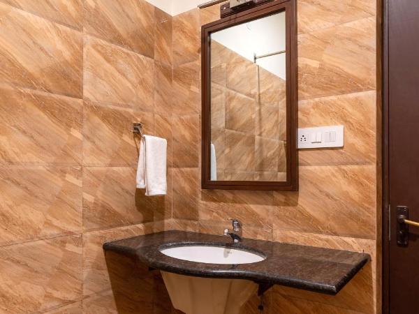 Hotel Sarovar On Lake Pichola : photo 7 de la chambre chambre double ou lits jumeaux deluxe - vue sur ville