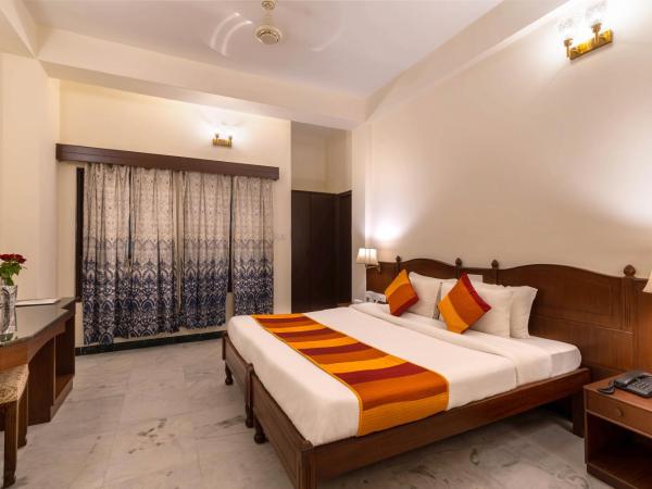 Hotel Sarovar On Lake Pichola : photo 1 de la chambre chambre double ou lits jumeaux deluxe - vue sur ville