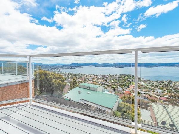 Nature & Relax House, Panoramic sea view, Free parking 37 : photo 8 de la chambre chambre lit queen-size avec salle de bains commune