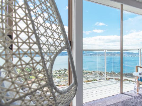 Nature & Relax House, Panoramic sea view, Free parking 37 : photo 4 de la chambre chambre lit queen-size avec salle de bains commune