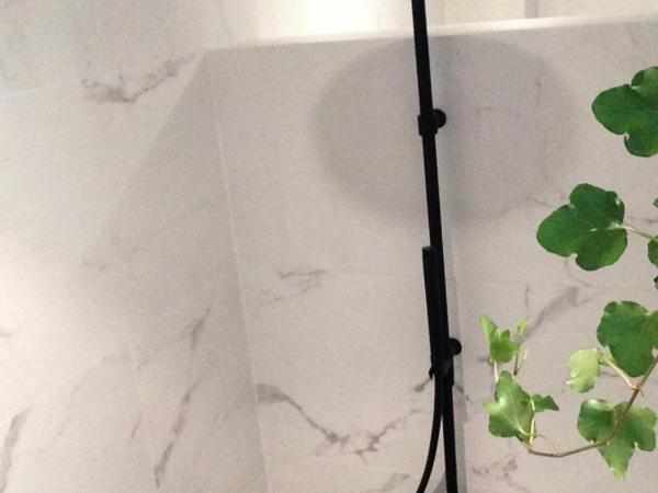 at Home in Bruges : photo 9 de la chambre suite deluxe avec lit king-size