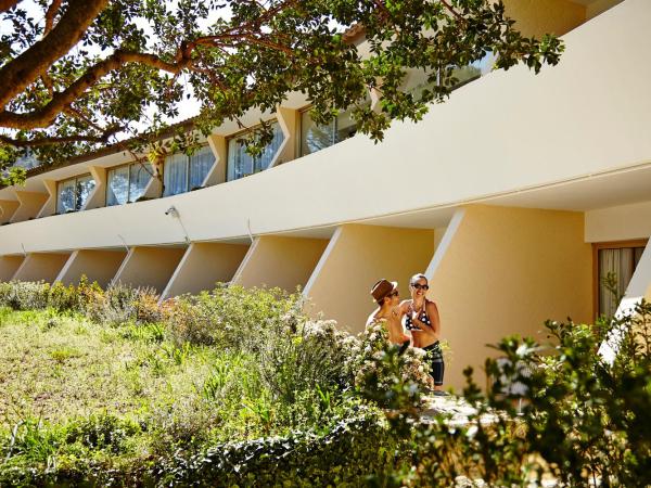 Hotel Restaurant La Vague de Saint Paul : photo 7 de la chambre chambre double supérieure avec terrasse - rez-de-jardin