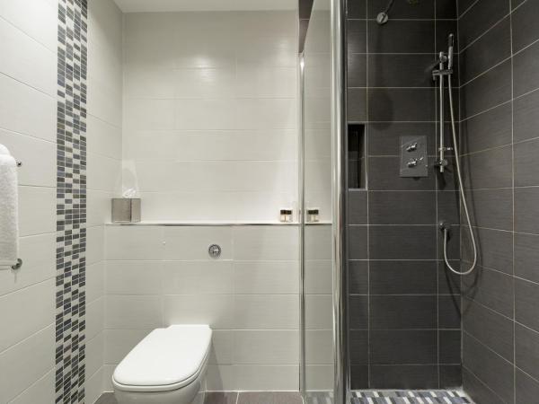 Ben Cruachan Guest House : photo 2 de la chambre chambre lit king-size - vue sur jardin