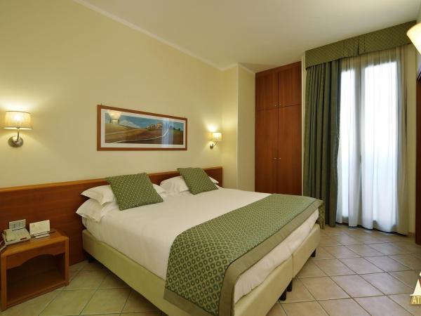 Hotel Athena : photo 1 de la chambre chambre double ou lits jumeaux Économique