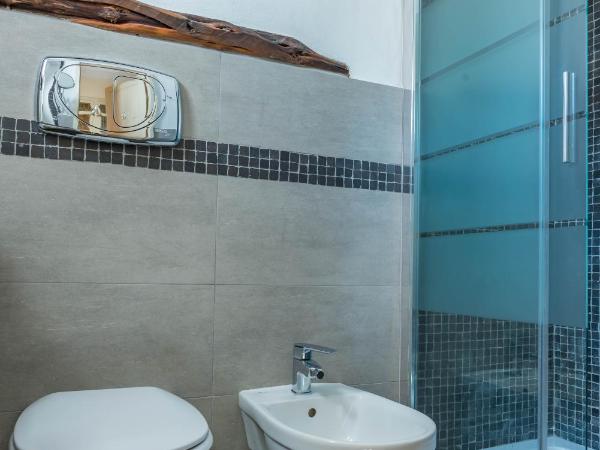 Cappuccine GuestHouse : photo 4 de la chambre chambre double ou lits jumeaux avec salle de bains privative