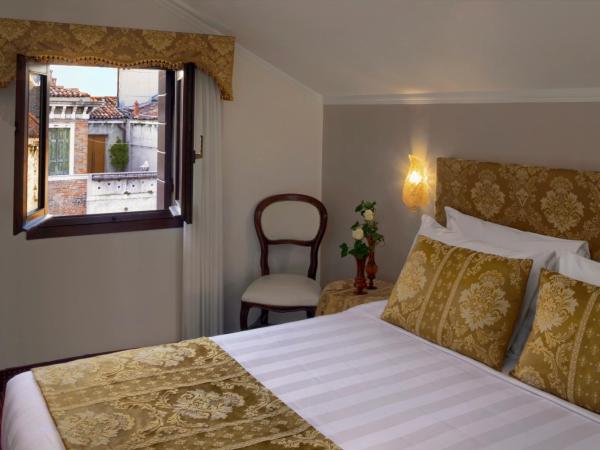 Hotel Pausania : photo 3 de la chambre chambre double ou lits jumeaux