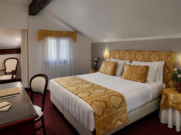 Hotel Pausania : photo 2 de la chambre chambre double ou lits jumeaux