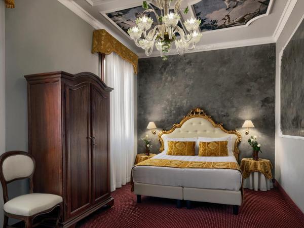 Hotel Pausania : photo 3 de la chambre chambre double ou lits jumeaux supérieure