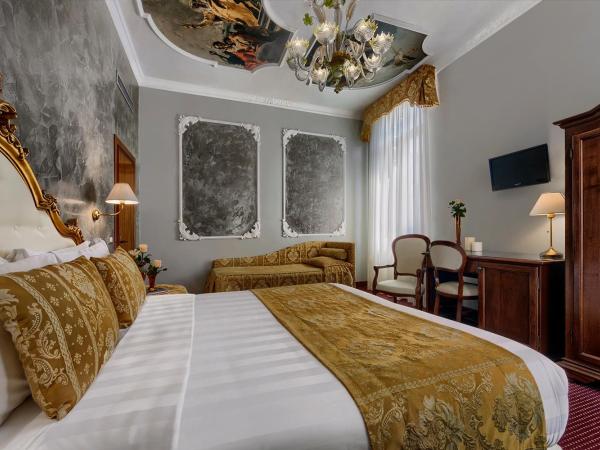 Hotel Pausania : photo 6 de la chambre chambre double ou lits jumeaux supérieure