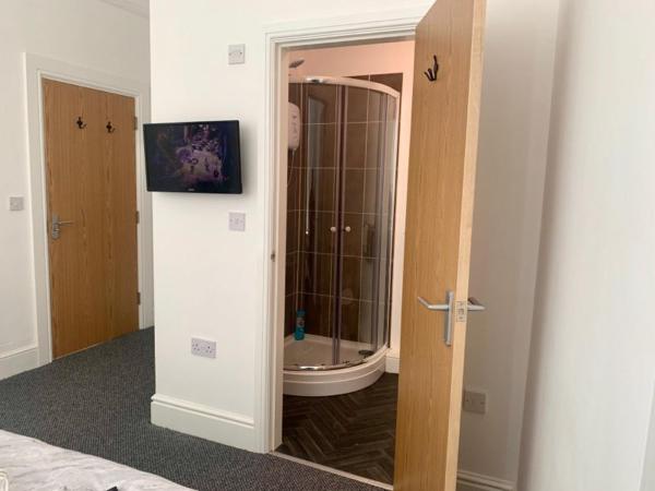 Be My Guest Liverpool : photo 8 de la chambre chambre double avec salle de bains privative