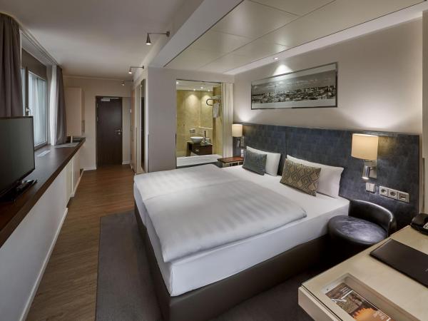 Park Inn by Radisson Berlin Alexanderplatz : photo 4 de la chambre chambre double panorama - vue sur ville