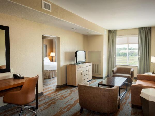 Holiday Inn San Antonio Northwest- SeaWorld Area, an IHG Hotel : photo 3 de la chambre suite deluxe - accessible aux personnes à mobilité réduite - non-fumeurs