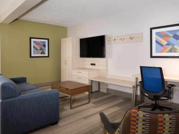 Holiday Inn Express Louisville Northeast, an IHG Hotel : photo 6 de la chambre suite 2 lits queen-size - non-fumeurs