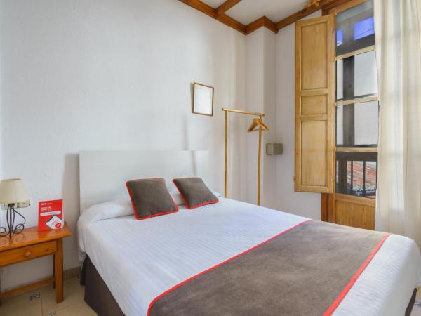 Hostal Austria : photo 2 de la chambre chambre double avec balcon