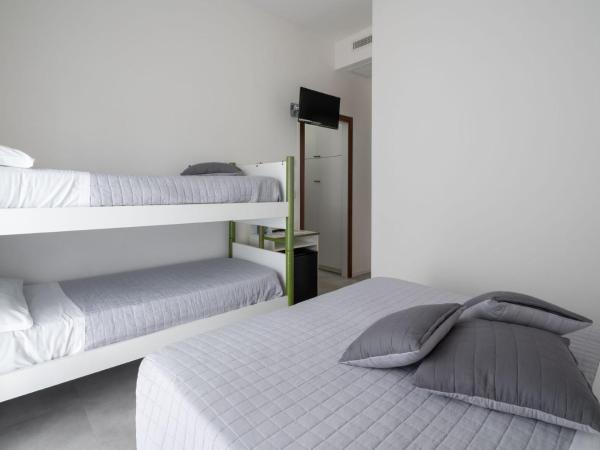 Hotel Iris ***S : photo 5 de la chambre chambre quadruple basique