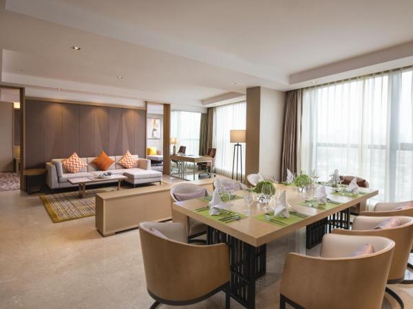 Holiday Inn Wuxi Taihu New City, an IHG Hotel : photo 1 de la chambre one-bedroom suite with kitchen and dining - high floor