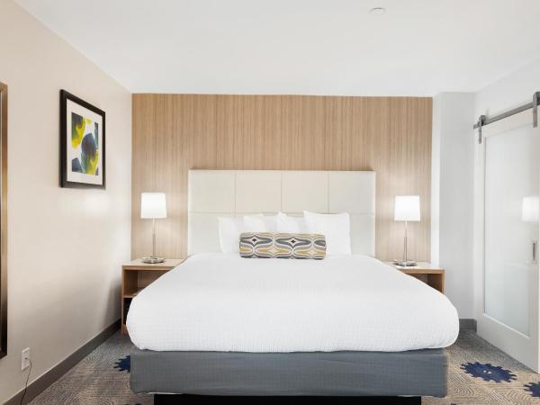 Best Western Red Coach Inn : photo 9 de la chambre chambre lit king-size avec canapé-lit et terrasse