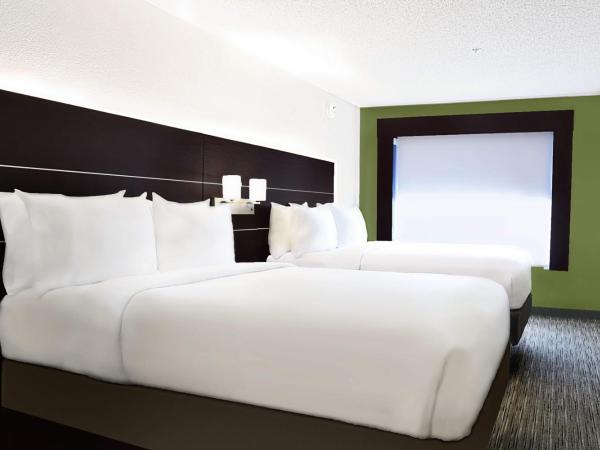 Holiday Inn Express New Orleans East, an IHG Hotel : photo 5 de la chambre chambre standard avec 2 lits queen-size