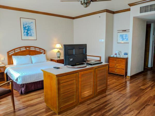 Sabah Oriental Hotel : photo 3 de la chambre suite junior