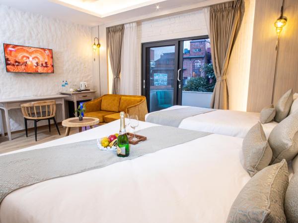 Arushi Boutique Hotel : photo 1 de la chambre superior deluxe room with bathtub -- 15% off on food and beverage and sauna and steam