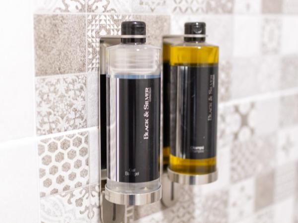 A Casa Martínez B&B : photo 5 de la chambre chambre double avec salle de bains privative