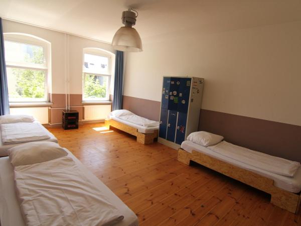 36 Rooms Hostel Berlin Kreuzberg : photo 1 de la chambre lit dans un dortoir de 4 lits