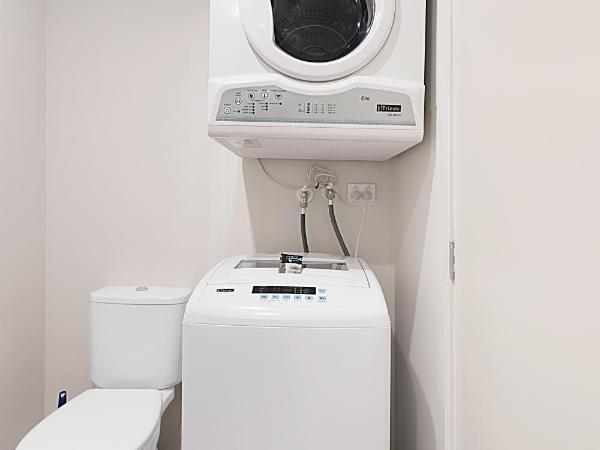 Ramada Suites By Wyndham Victoria Street West : photo 3 de la chambre appartement 1 chambre