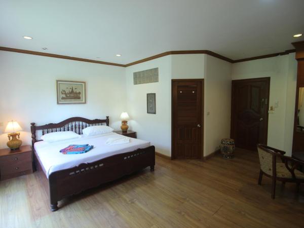 Naithon Beach Villa : photo 6 de la chambre chambre double - vue sur montagne