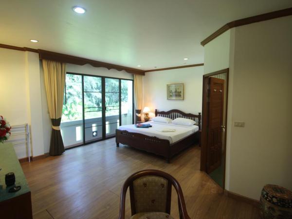 Naithon Beach Villa : photo 8 de la chambre chambre double - vue sur montagne