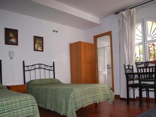 Hostal Alcazar I : photo 6 de la chambre appartement (2 adultes)