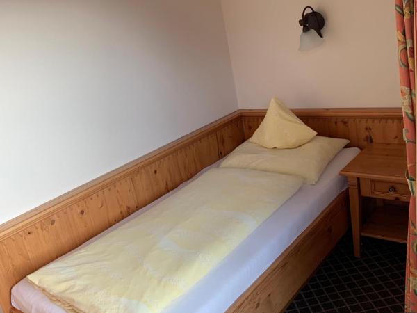 Pension Schmidinger : photo 4 de la chambre chambre triple