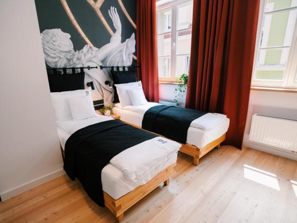 Apartamenty Schoeps Residence : photo 1 de la chambre chambre lits jumeaux standard