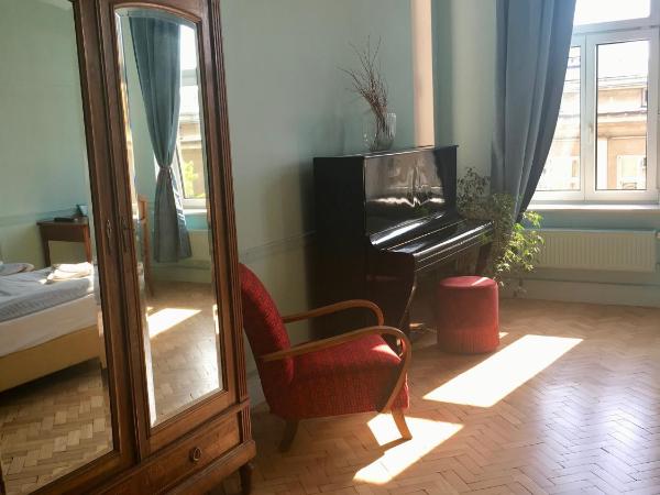 4th Floor Bed and Breakfast : photo 1 de la chambre grande chambre double 