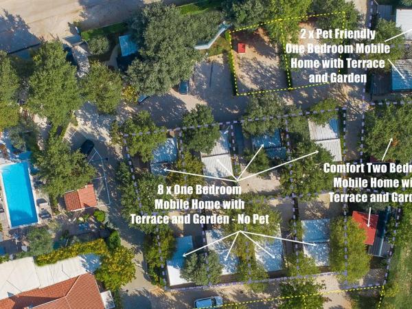 Boutique Mobile Homes UlikaRovinj : photo 9 de la chambre pet friendly one bedroom mobile home with terrace and hot tub