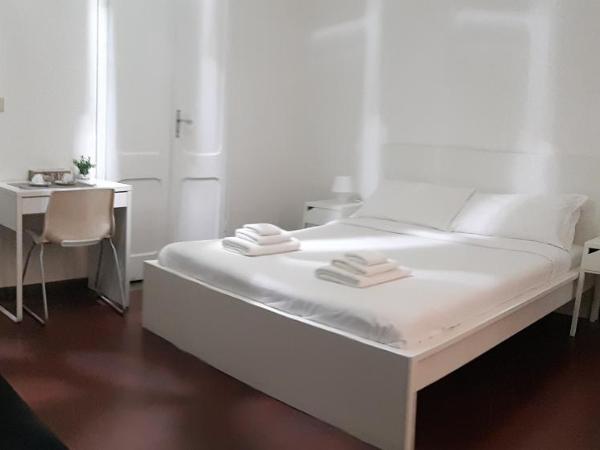 Cagliari d'Amare Via Roma : photo 6 de la chambre chambre double