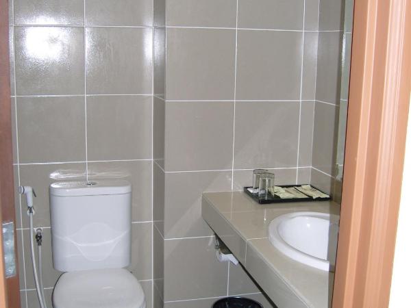 Hotel Orient : photo 3 de la chambre chambre lits jumeaux avec salle de bains privative