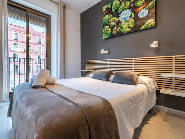 Forum Tarragona : photo 7 de la chambre chambre double avec balcon