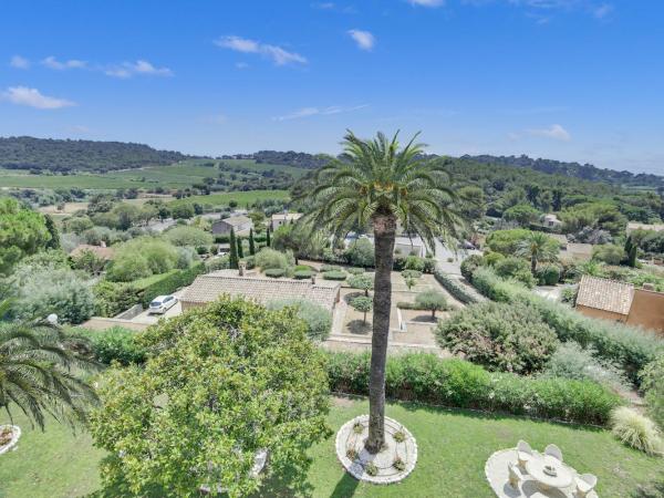 Le Château de Mei Lese : photo 1 de la chambre chambre quadruple avec balcon et vue sur la mer