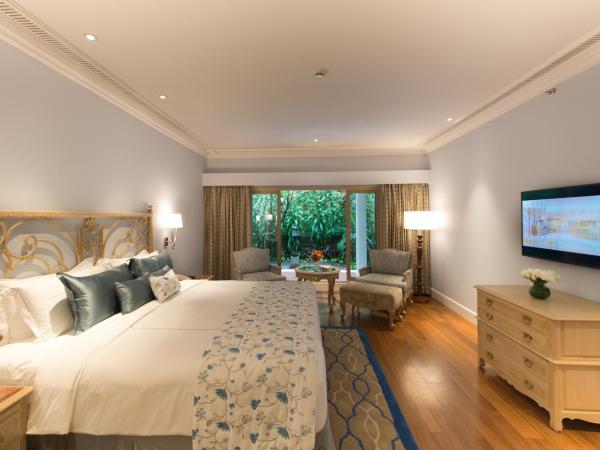 Taj West End : photo 1 de la chambre grande luxury suite one bedroom garden view king bed