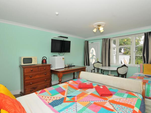 Richmond Guest House : photo 2 de la chambre chambre triple avec salle de bains privative