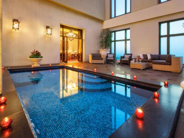 The Leela Palace New Delhi : photo 5 de la chambre royal suite with plunge pool,lounge access with cocktail hrs and bmw airport transfers