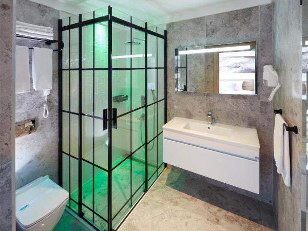 Lalila Blue Suites : photo 2 de la chambre chambre double