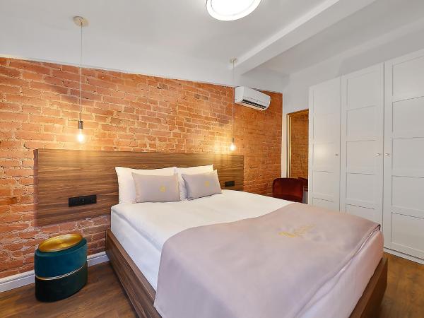 Aparthotel Krzywa Kamienica : photo 1 de la chambre suite deluxe mansardée