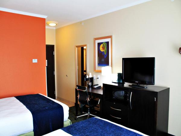 Cityview Inn & Suites Downtown /RiverCenter Area : photo 9 de la chambre chambre avec 2 grands lits queen-size