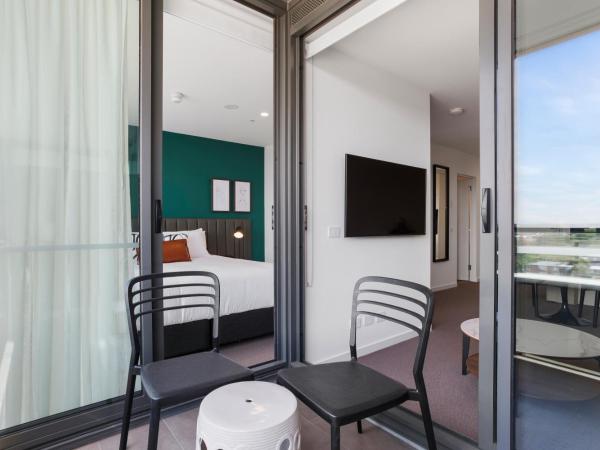 The Sebel Melbourne Moonee Ponds : photo 6 de la chambre one bedroom apartment with twin beds and balcony
