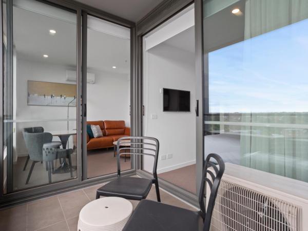 The Sebel Melbourne Moonee Ponds : photo 6 de la chambre one-bedroom apartment with queen bed and balcony